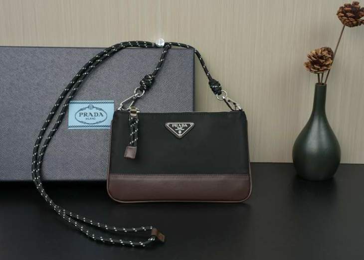 Picture of Prada Handbags _SKUfw222911150fw